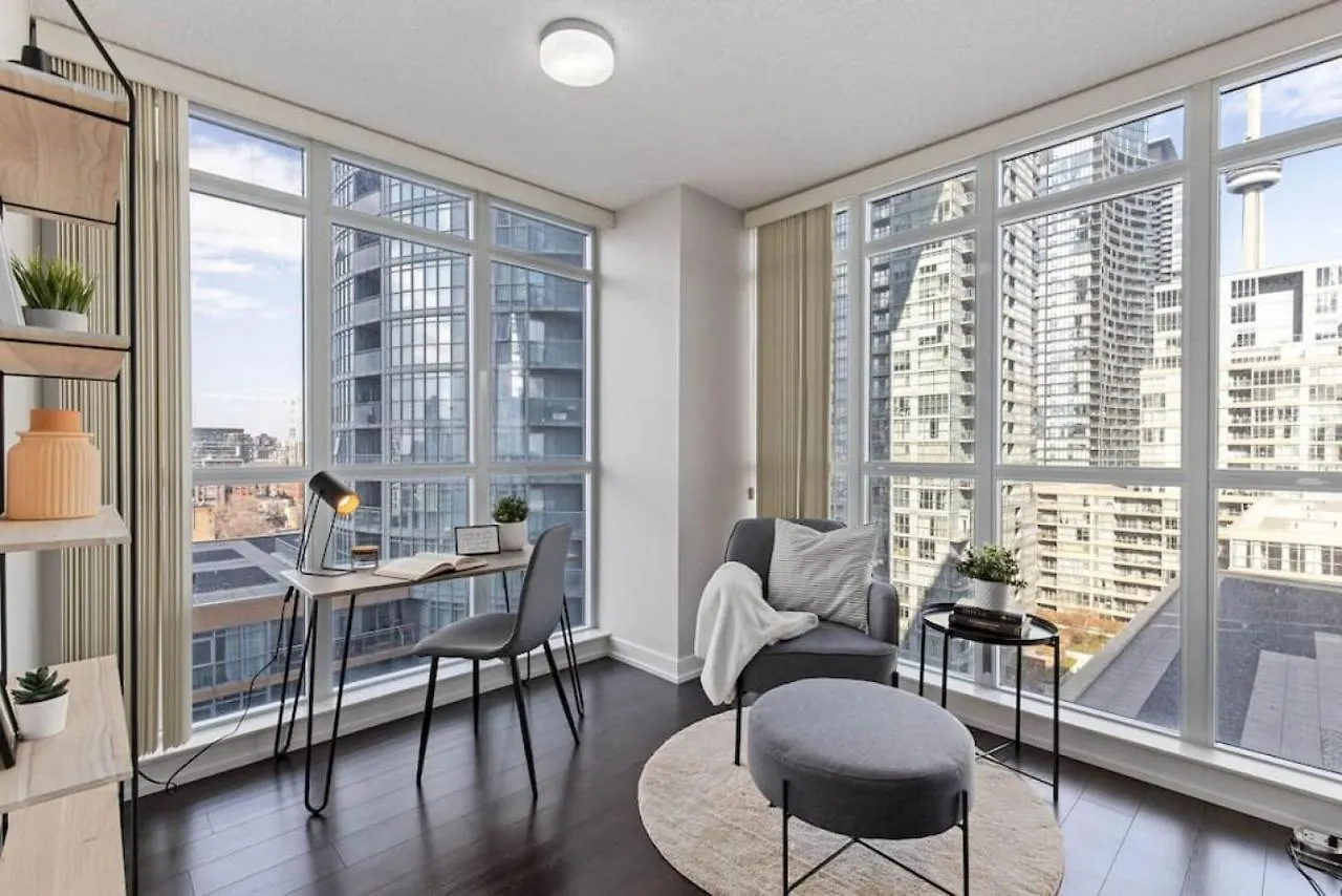 Work From Home With Parking Wifi And Cn Tower View تورونتو