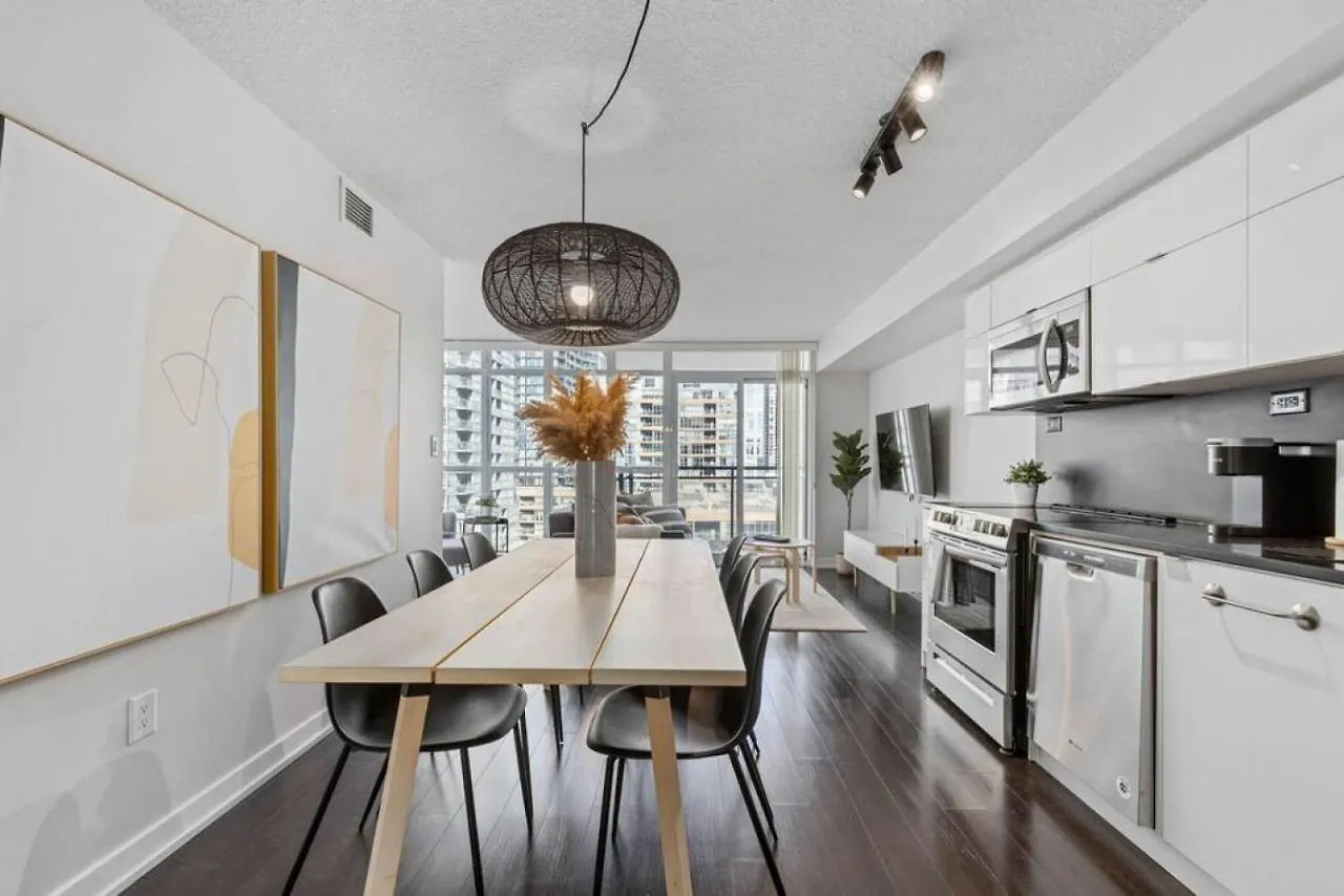 Work From Home With Parking Wifi And Cn Tower View تورونتو 0*,  كندا