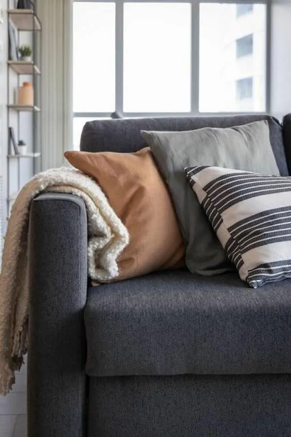 بيت للعطل Work From Home With Parking Wifi And Cn Tower View تورونتو