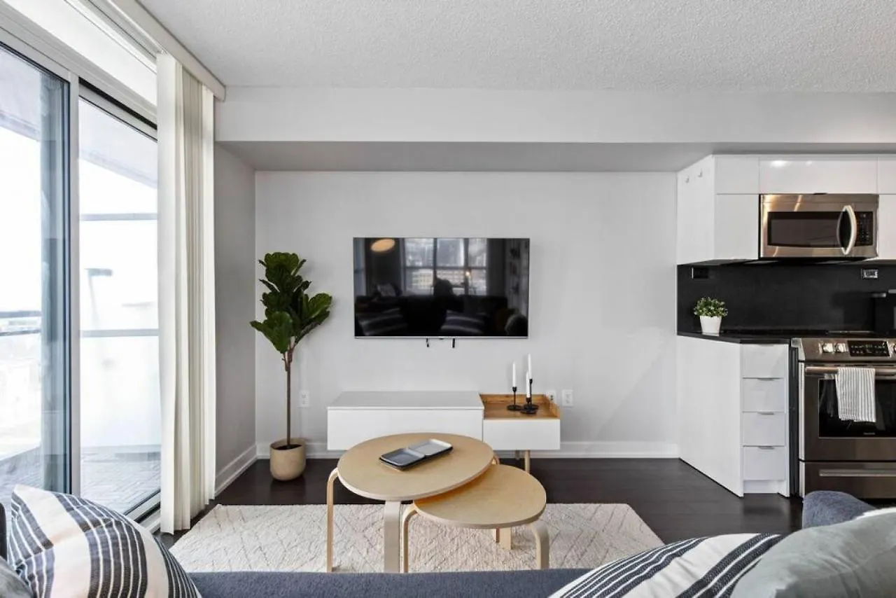 بيت للعطل Work From Home With Parking Wifi And Cn Tower View تورونتو كندا