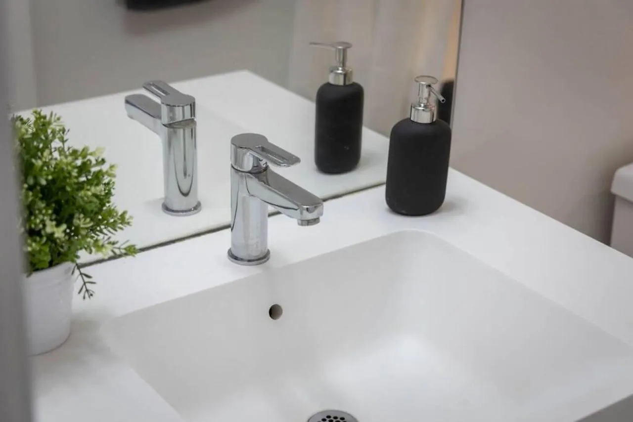 Work From Home With Parking Wifi And Cn Tower View トロント 0*,  カナダ